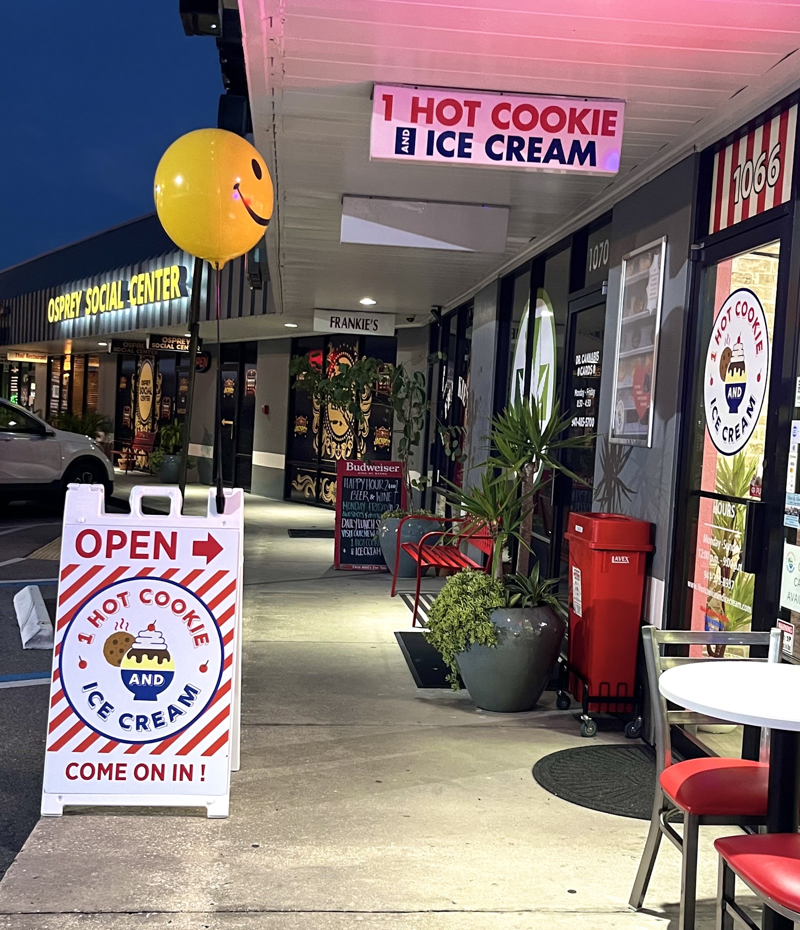 Photo of 1 Hot Cookie and Ice Cream Osprey