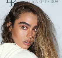Sommer ray exposed